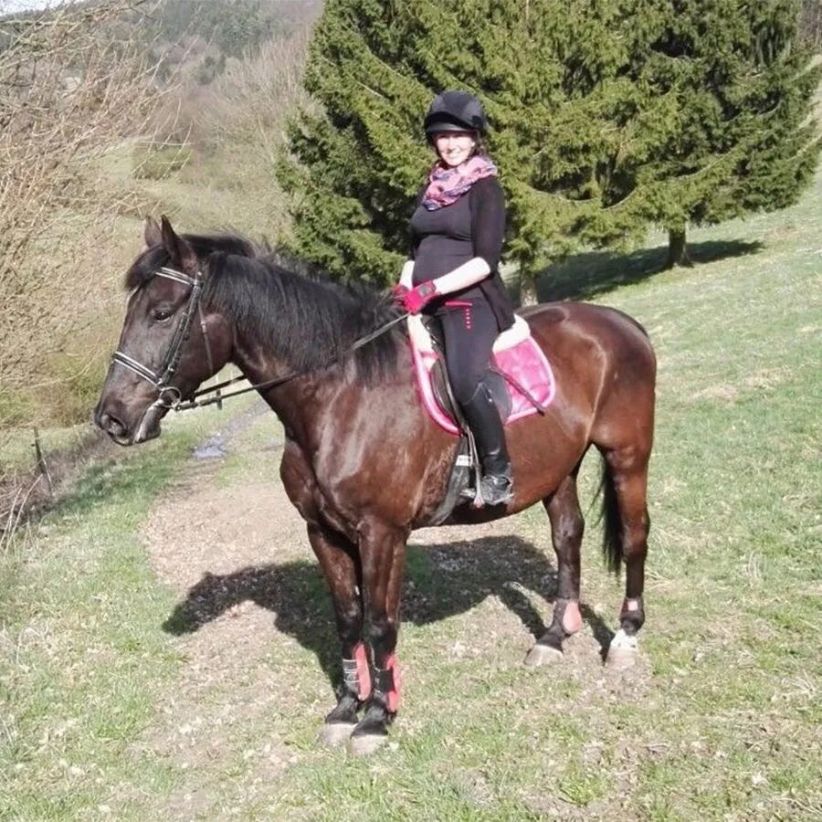 Reiten in der Schwangerschaft ist auch möglich! Reiten waehrend der Schwangerschaft ist dank Leggings moeglich
