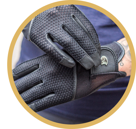Reithandschuhe aus atmungsaktivem schwarzem Material von RidersChoice Reithandschuhe aus atmungsaktivem schwarzem Material