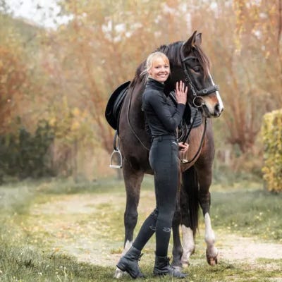 Reithose von RidersChoice Reiterin traegt die Reithose von RidersChoice